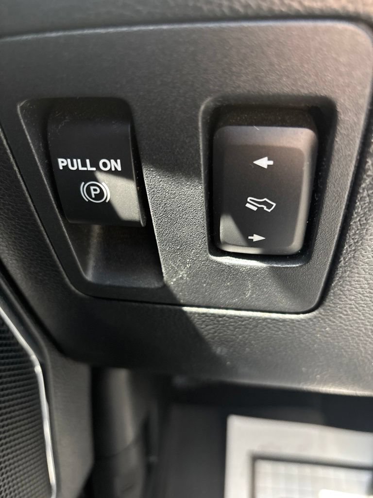 Used 2019 Ford F150 Lariat w/ Equipment Group 502A Luxury AWD/4WD image 23