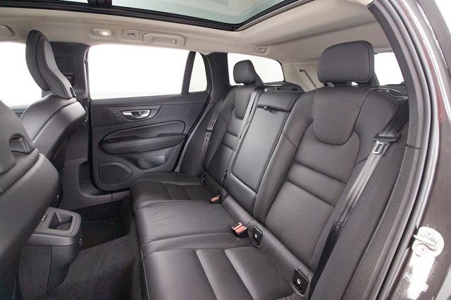 Certified 2025 Volvo V60 B5 Cross Country Plus AWD/4WD image 25