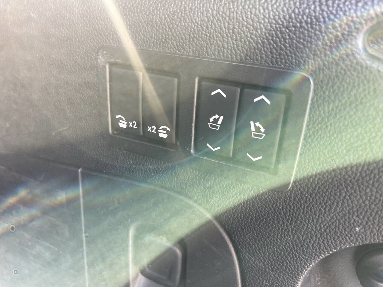 Used 2015 Chevrolet Suburban LT image 40