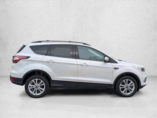 Used 2018 Ford Escape SE w/ SE Sync 3 Package image 4
