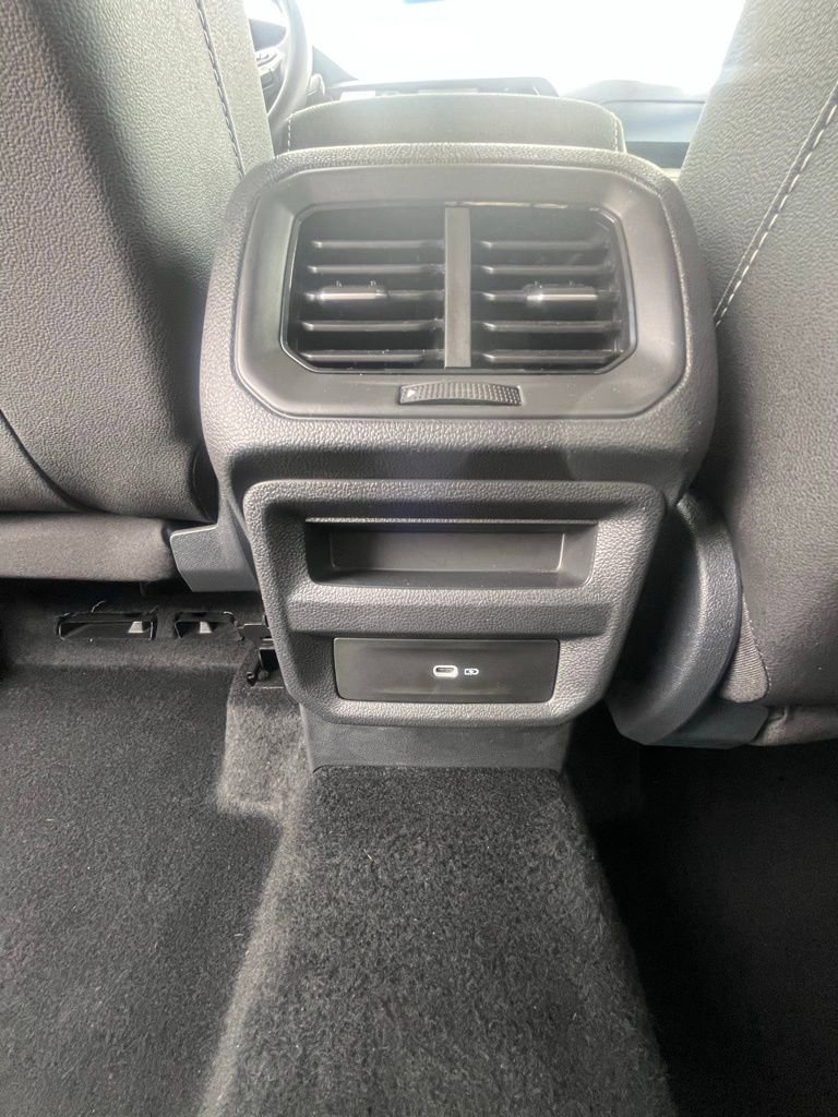 Certified 2024 Volkswagen Taos SE image 19