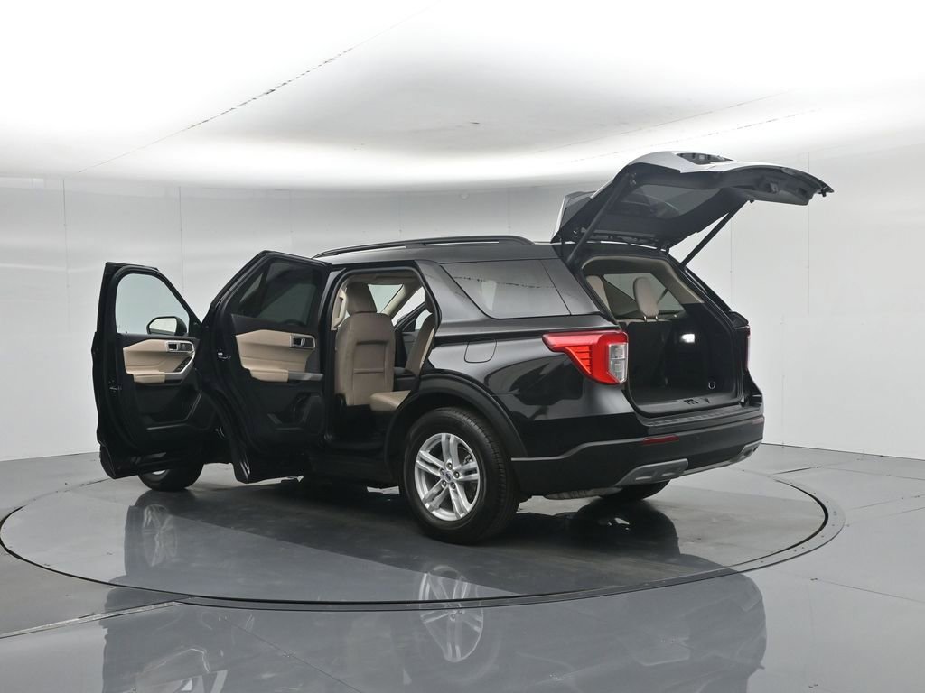 Used 2024 Ford Explorer XLT w/ Equipment Group 202A RWD image 39