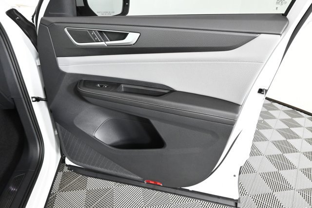 New 2026 Volkswagen Atlas Cross Sport SEL image 13