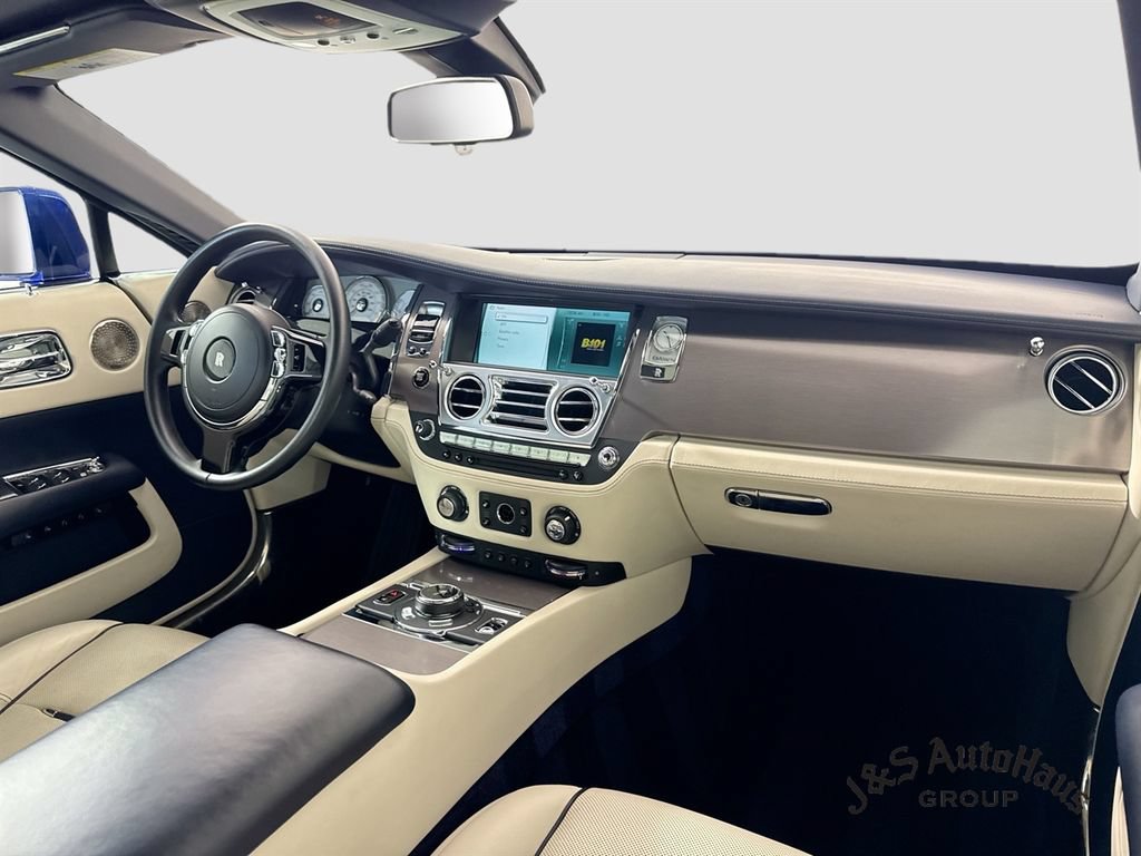 Used 2017 Rolls-Royce Dawn RWD image 31