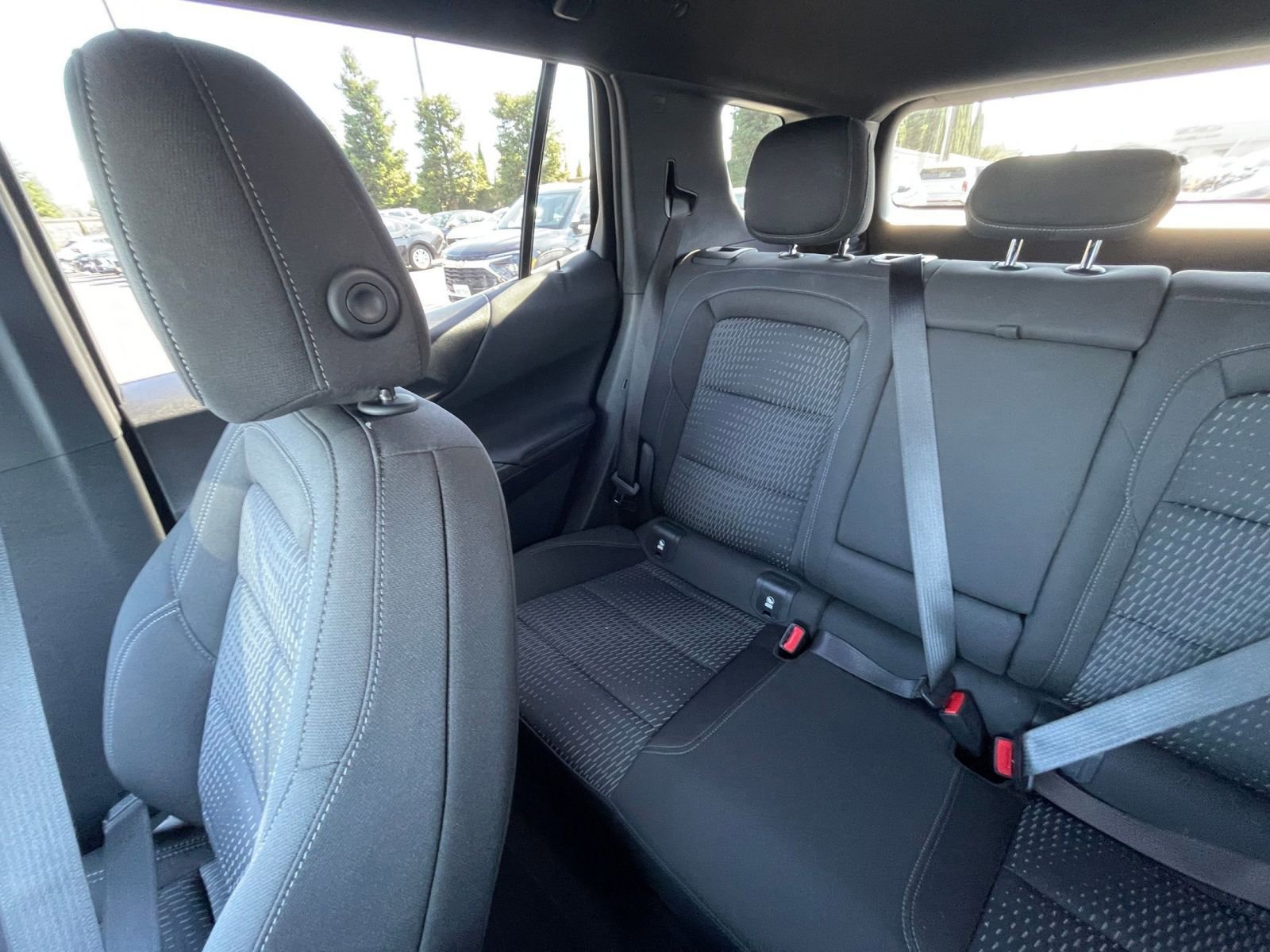 Used 2025 Chevrolet Equinox LT image 38