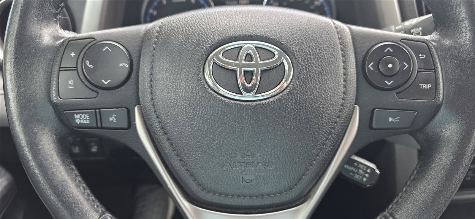 Used 2017 Toyota RAV4 Platinum FWD image 17