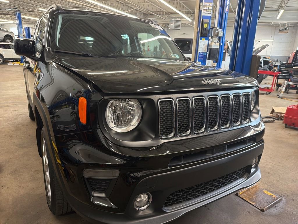 Used 2020 Jeep Renegade Latitude w/ Cold Weather Group AWD/4WD image 1