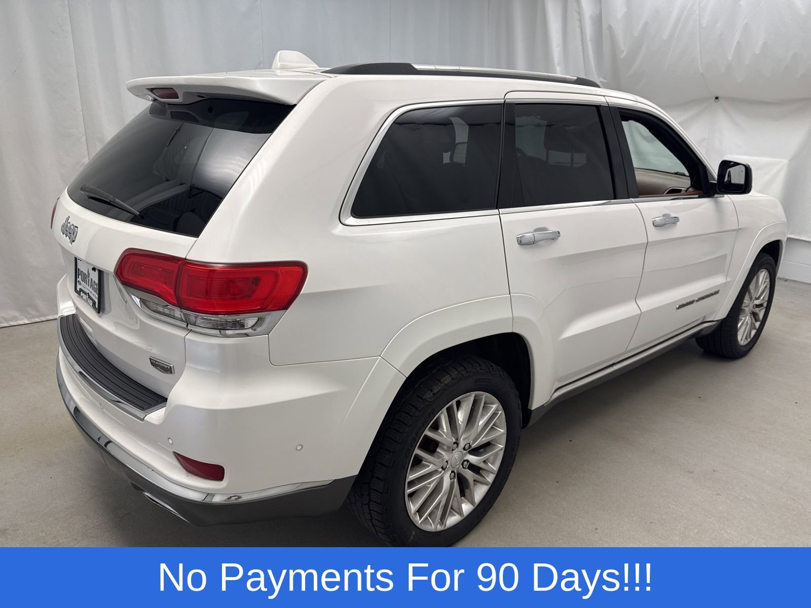 Used 2017 Jeep Grand Cherokee Summit AWD/4WD image 2