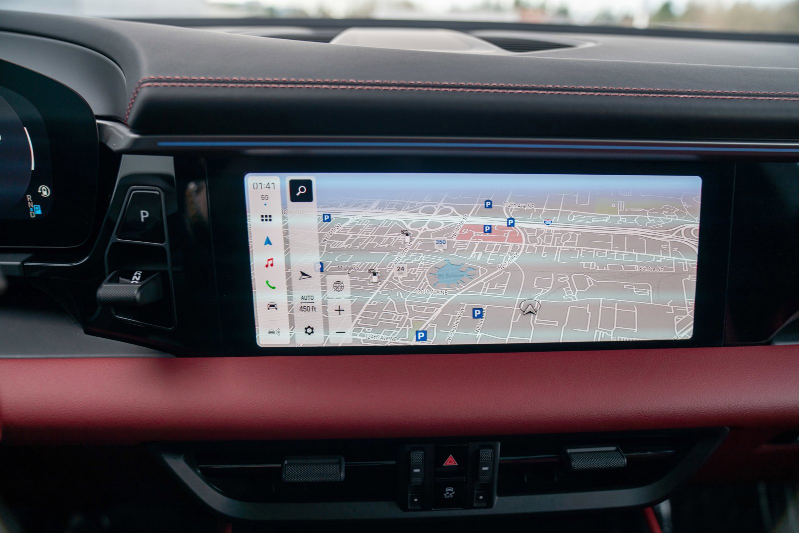 Certified 2025 Porsche Macan Electric image 17