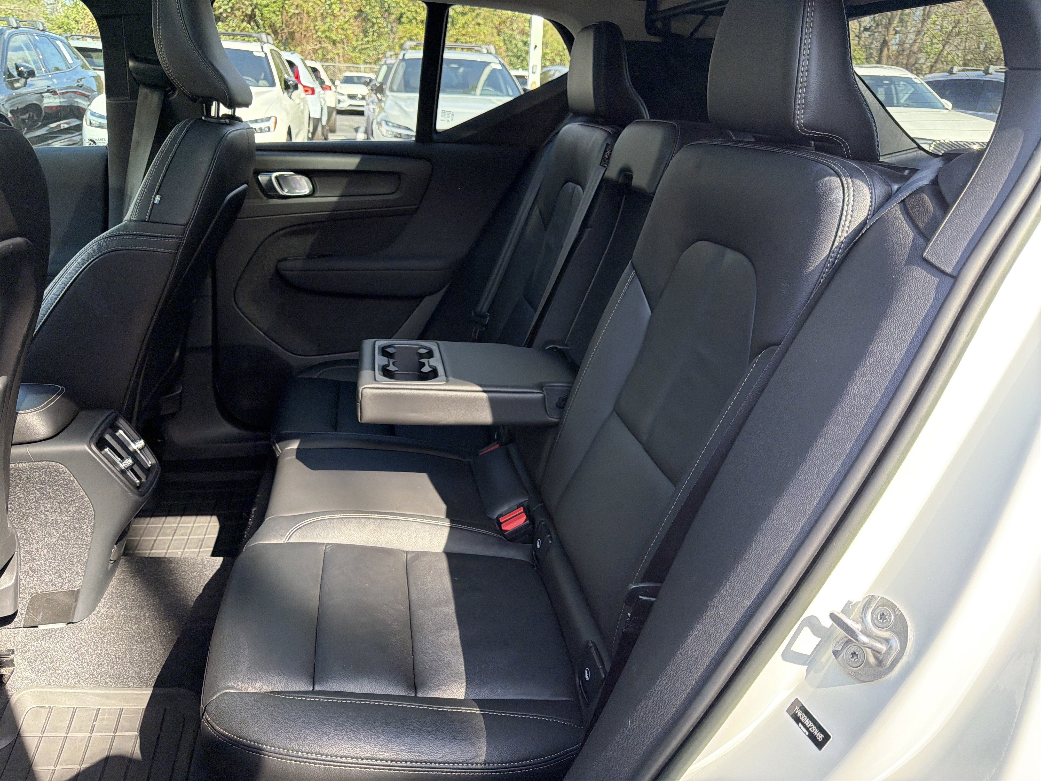 Certified 2023 Volvo XC40 B4 Plus w/ Driver Assist Package image 32