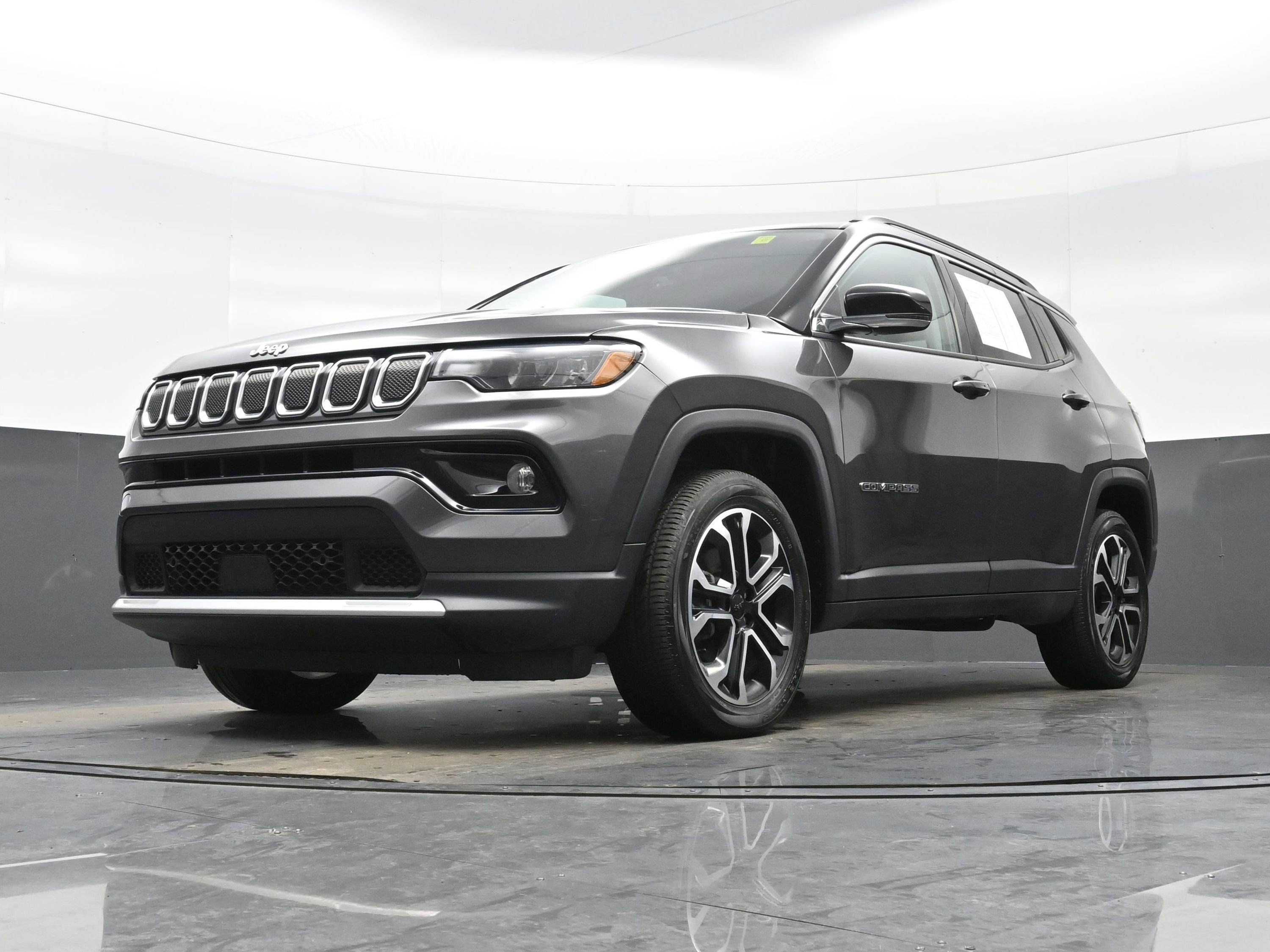 Used 2022 Jeep Compass Limited image 24