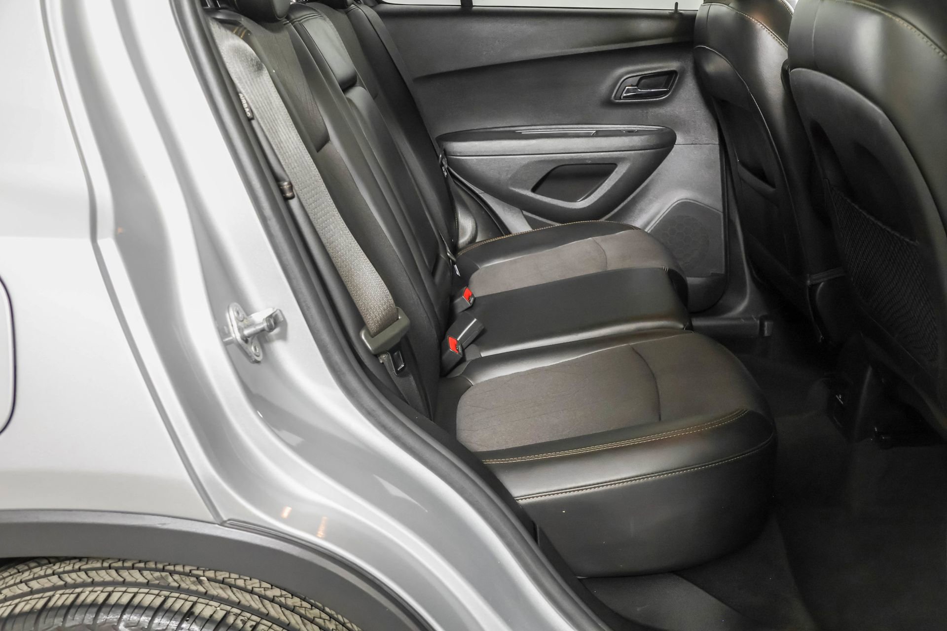 Used 2019 Chevrolet Trax LT w/ LT Convenience Package FWD image 39
