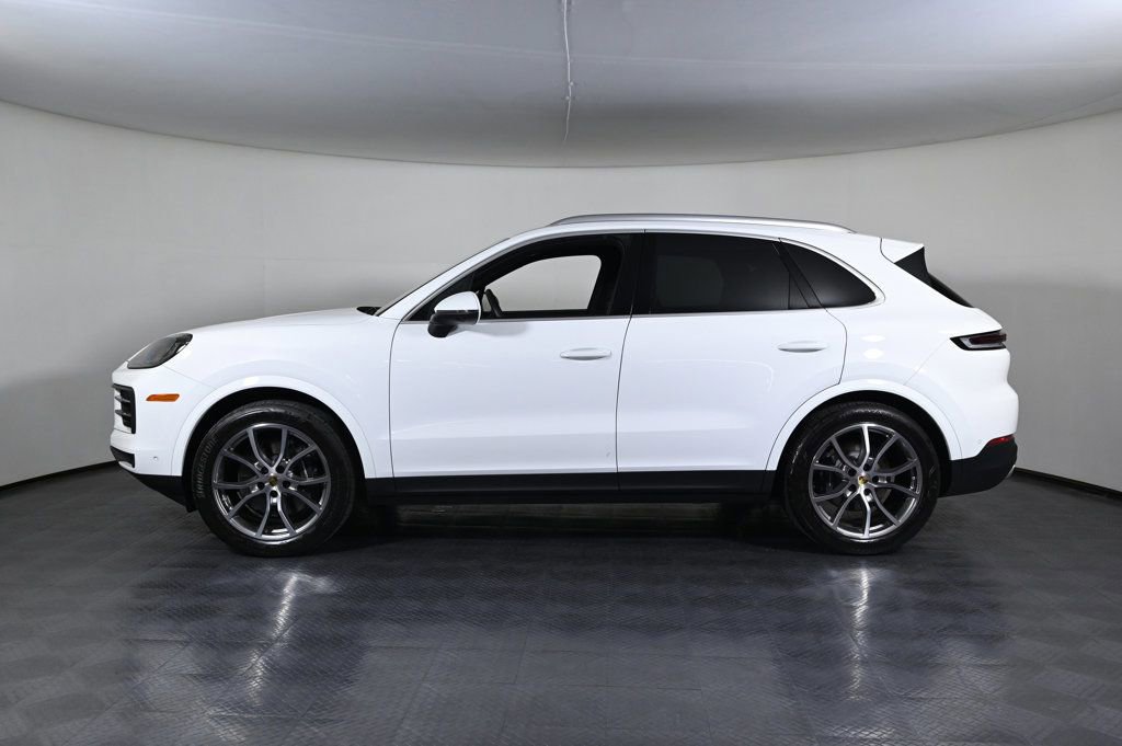 Certified 2024 Porsche Cayenne image 2
