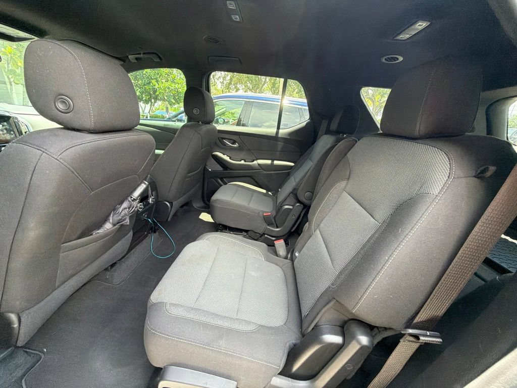 Used 2023 Chevrolet Traverse LT FWD image 17