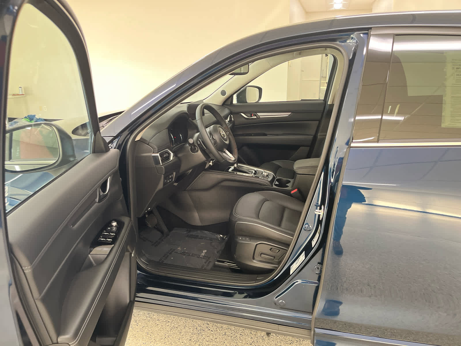 Used 2025 MAZDA CX-5 AWD 2.5 S w/ Premium Plus Pkg image 12