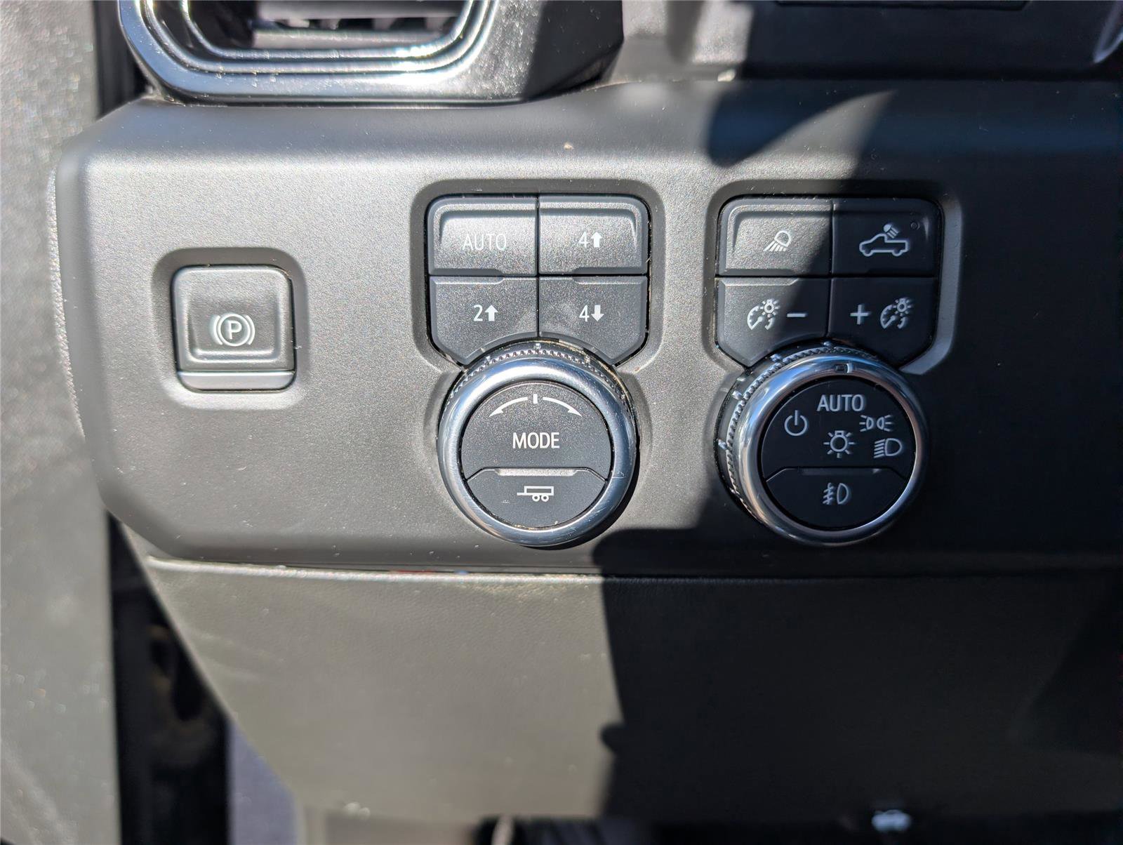 Used 2023 GMC Sierra 1500 AT4 w/ AT4 Premium Package AWD/4WD image 32