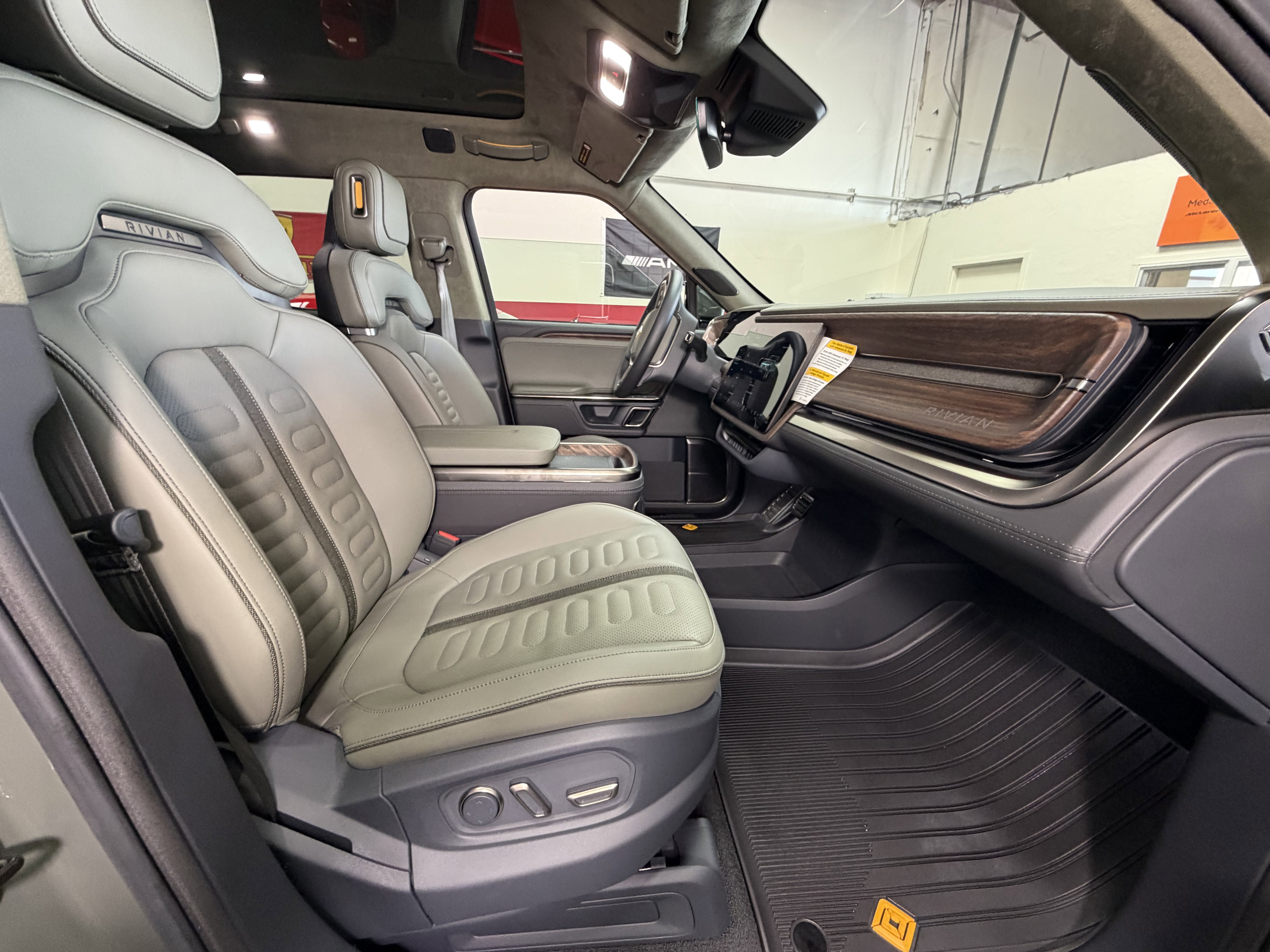 Used 2022 Rivian R1T Launch Edition image 40