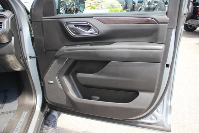 Used 2023 Chevrolet Suburban Z71 w/ Luxury Package AWD/4WD image 34