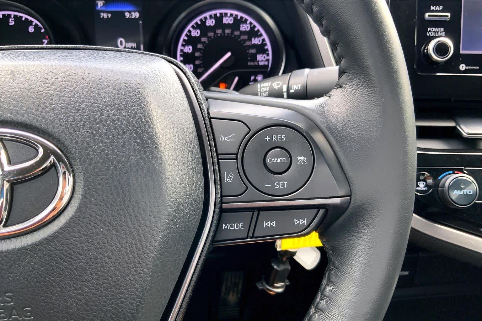 Used 2023 Toyota Camry SE FWD image 25