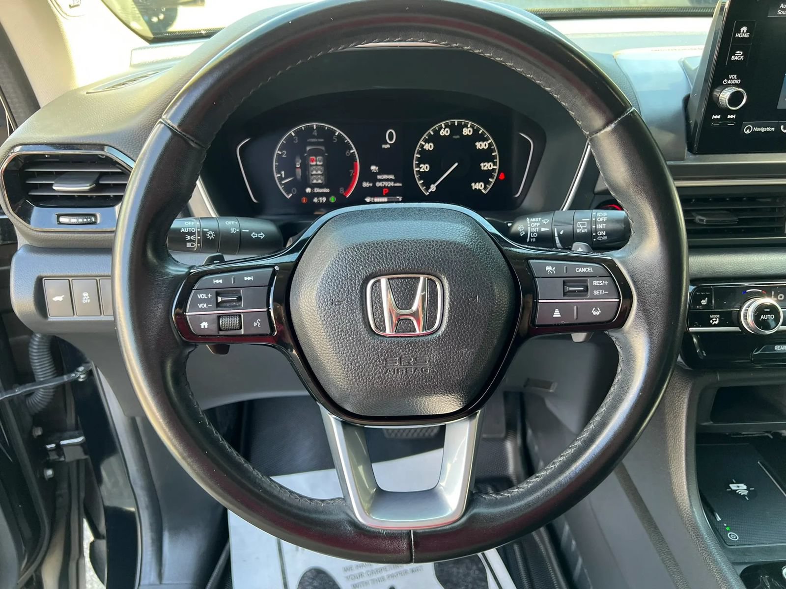 Used 2024 Honda Pilot Touring image 19