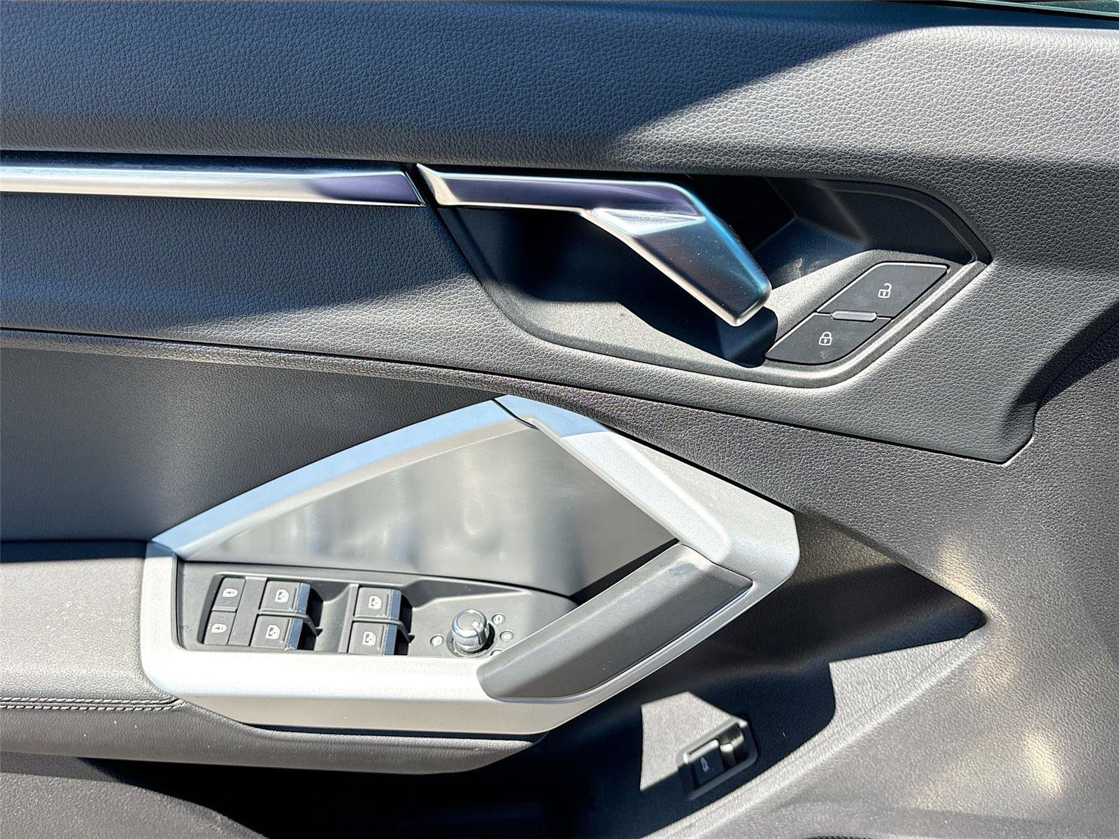 Used 2020 Audi Q3 2.0T Premium Plus w/ Premium Plus Package AWD/4WD image 18