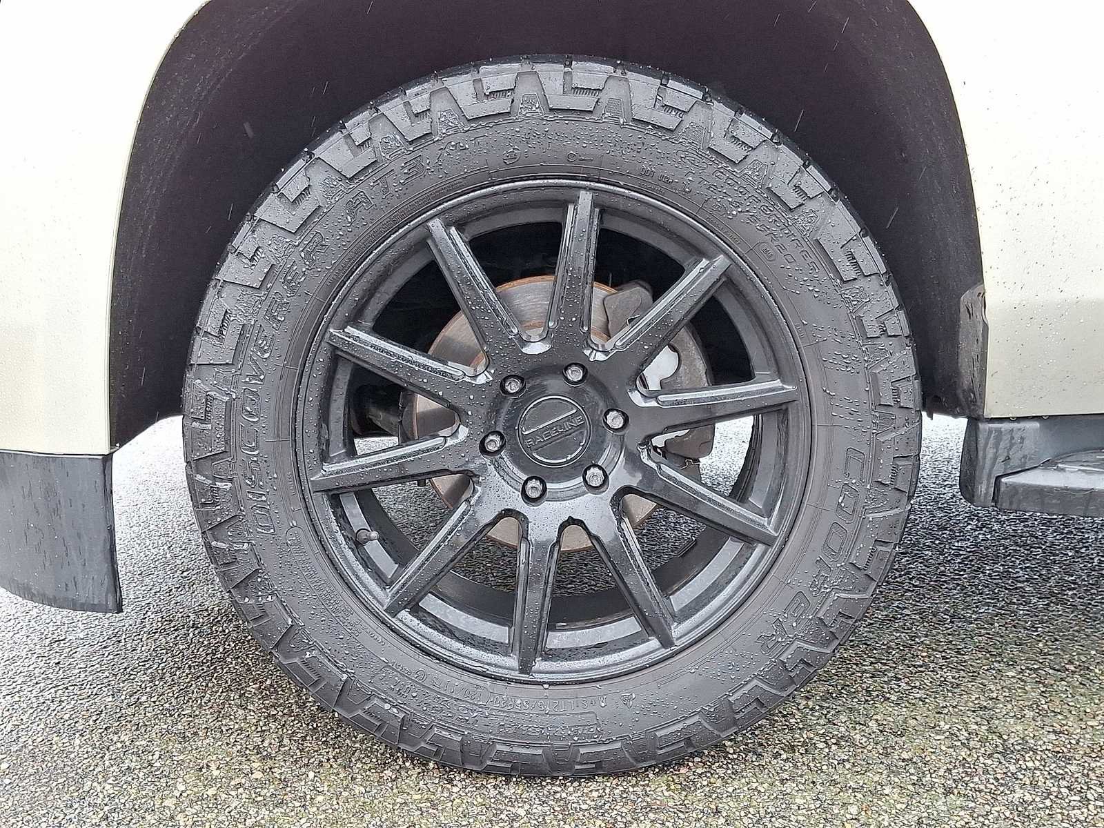 Used 2017 Chevrolet Suburban LT image 37