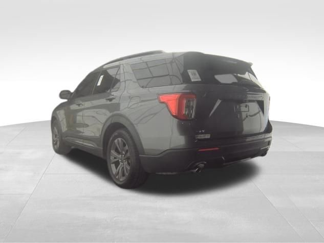 Used 2021 Ford Explorer XLT w/ Equipment Group 202A image 5