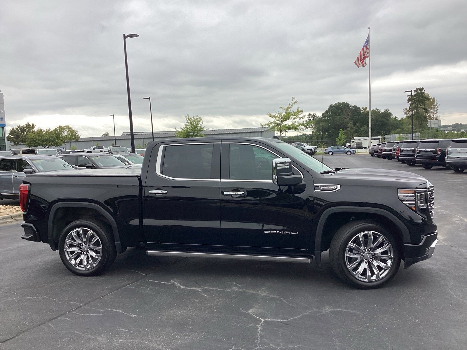 Used 2024 GMC Sierra 1500 Denali w/ Denali Reserve Package image 5