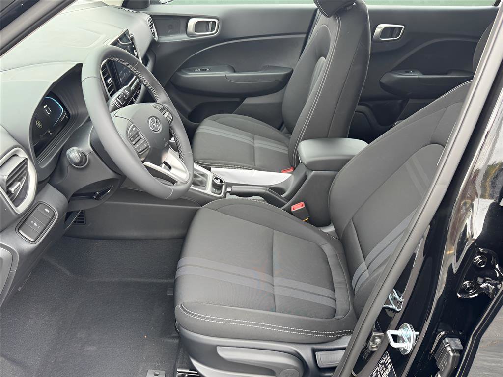 Used 2026 Hyundai Venue SEL FWD image 5