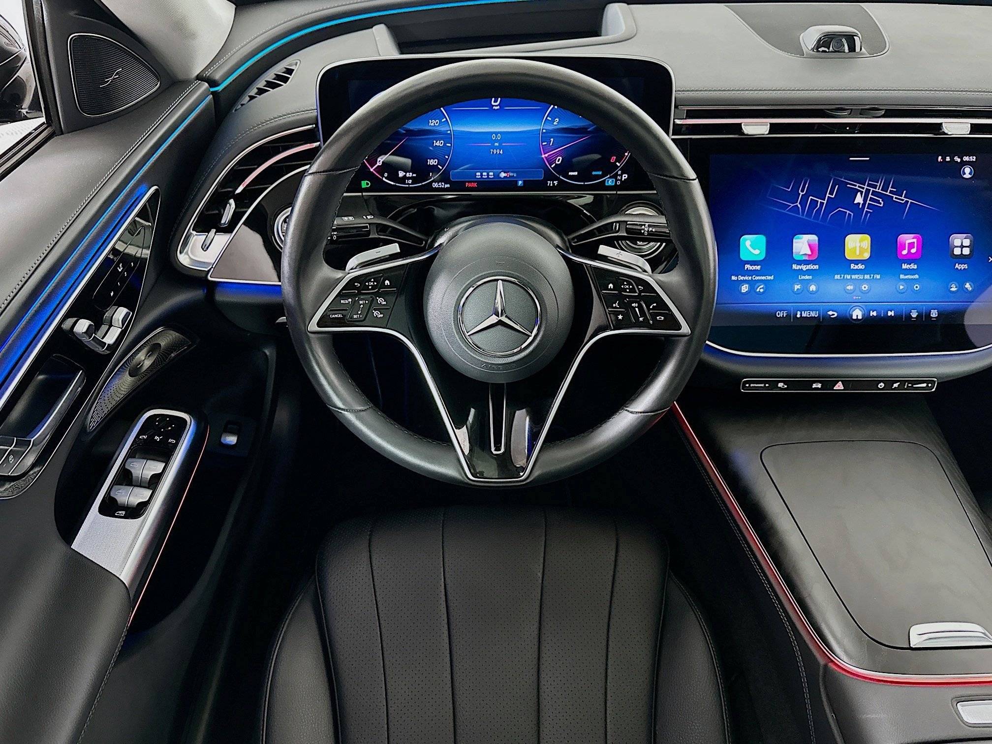 Used 2025 Mercedes-Benz E 450 4MATIC Sedan w/ MBUS Superscreen Package image 19