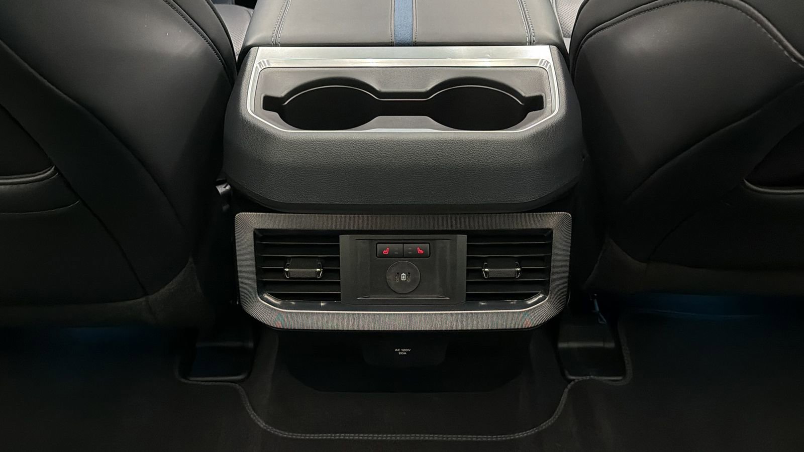 Used 2025 Ford F250 Platinum image 40