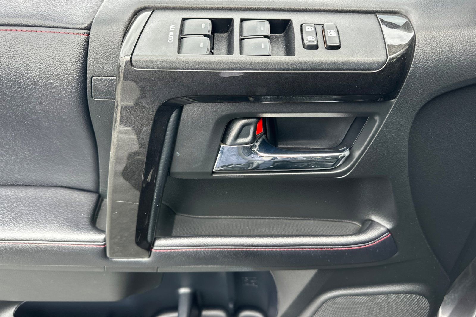 Certified 2018 Toyota 4Runner TRD Off-Road image 11