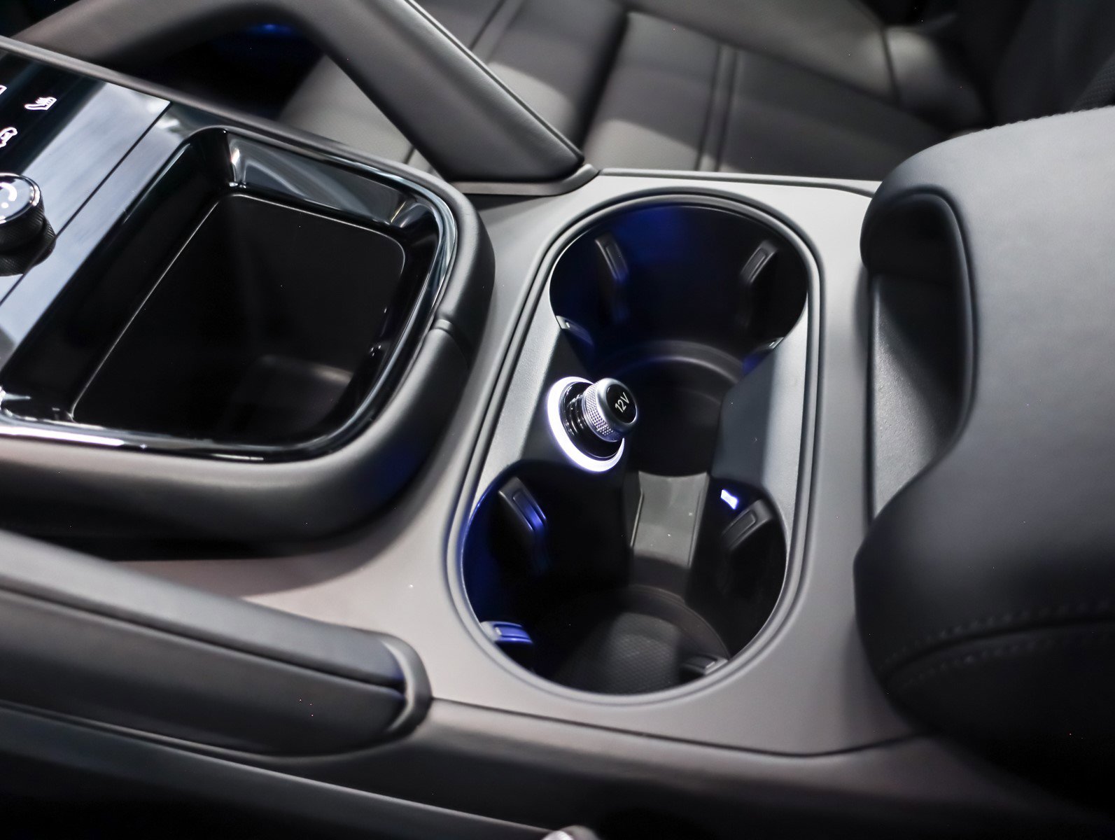 Used 2026 Porsche Cayenne GTS image 18