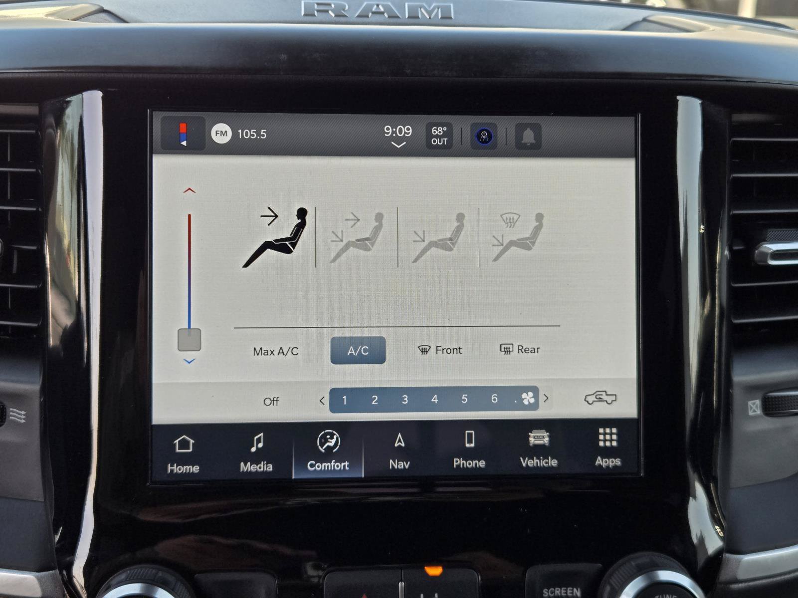 Used 2022 RAM 1500 Big Horn AWD/4WD image 10