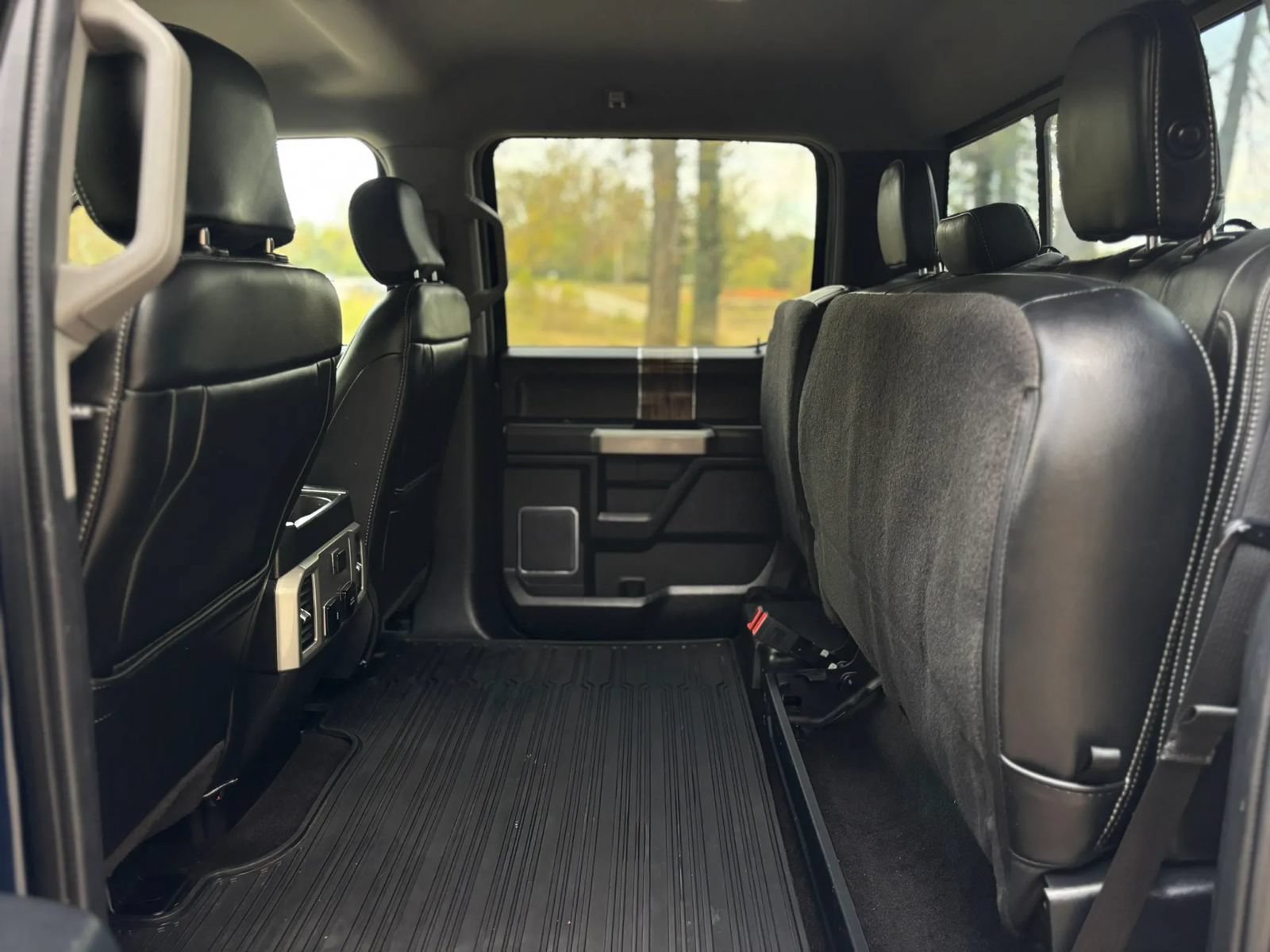 Used 2019 Ford F150 Lariat AWD/4WD image 19