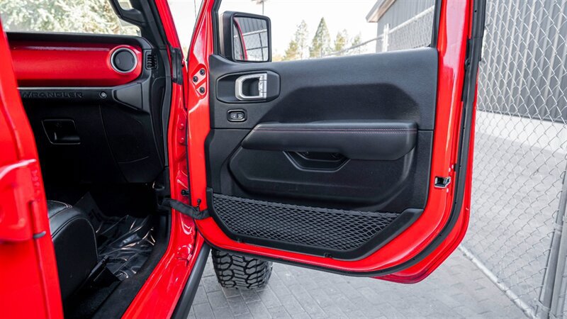 Used 2021 Jeep Wrangler Unlimited Rubicon w/ Uconnect 4C Nav & Sound Group AWD/4WD image 33