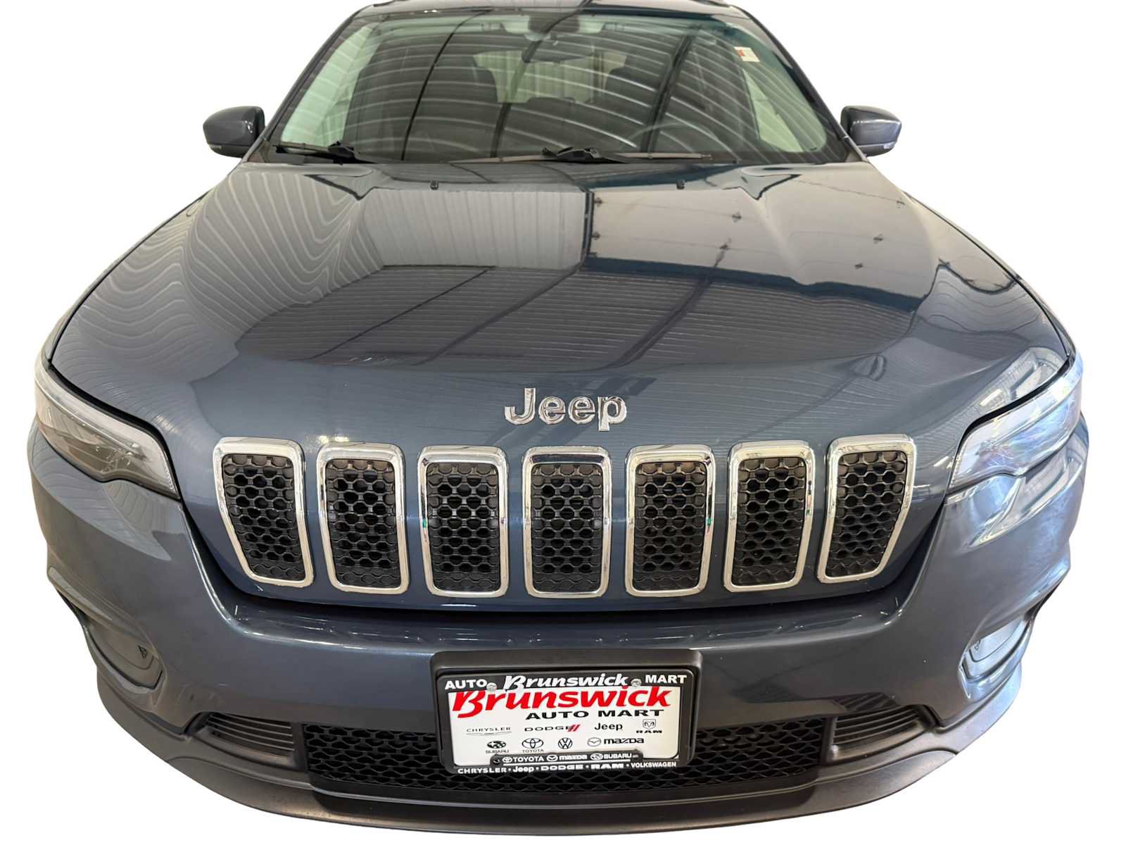 Used 2019 Jeep Cherokee Latitude Plus w/ Cold Weather Group AWD/4WD image 3