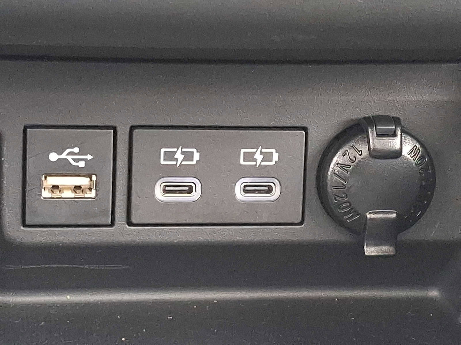 Used 2024 Toyota Highlander Platinum image 25