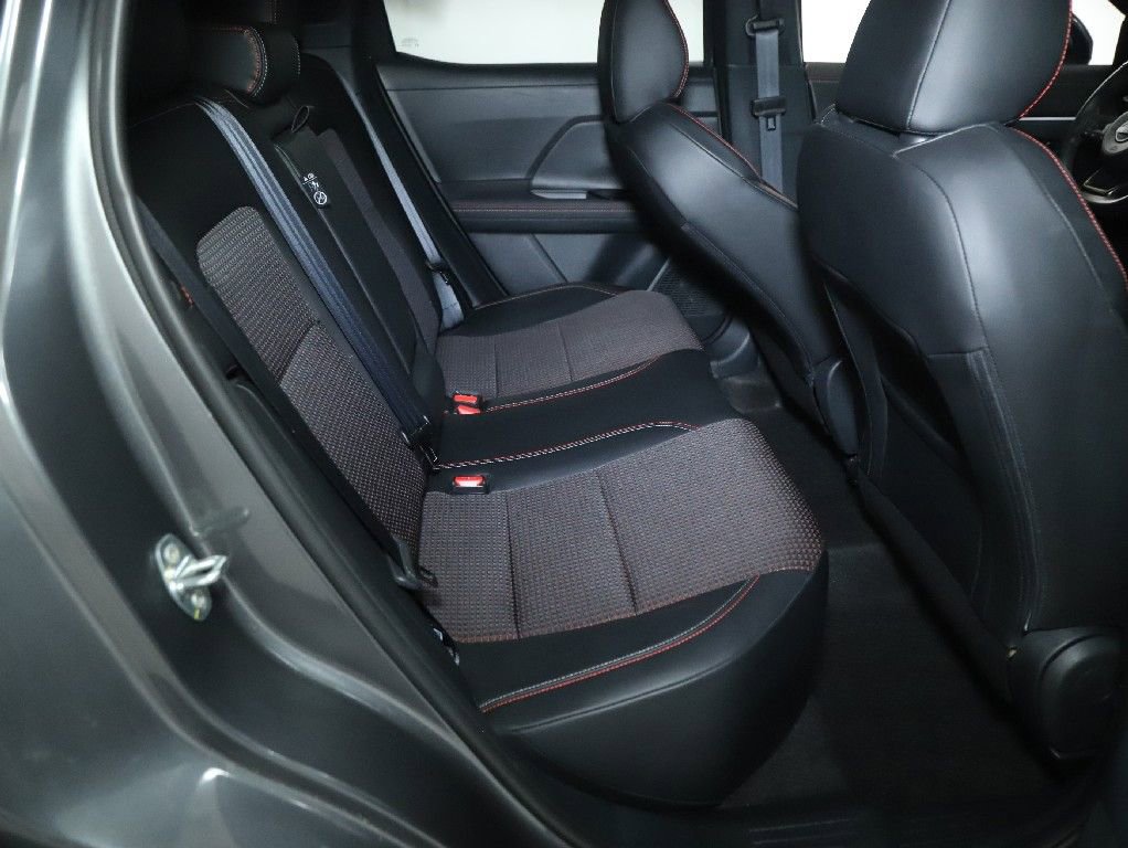 Certified 2025 Nissan Kicks SR image 34