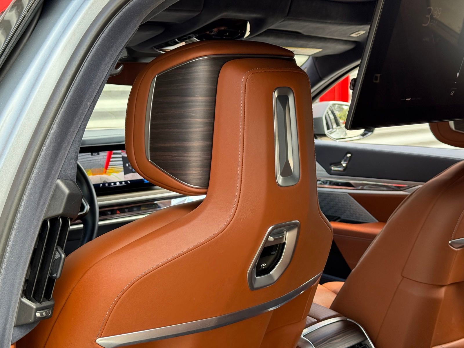 Used 2023 BMW 760i xDrive w/ Luxury Rear Seating Package image 20