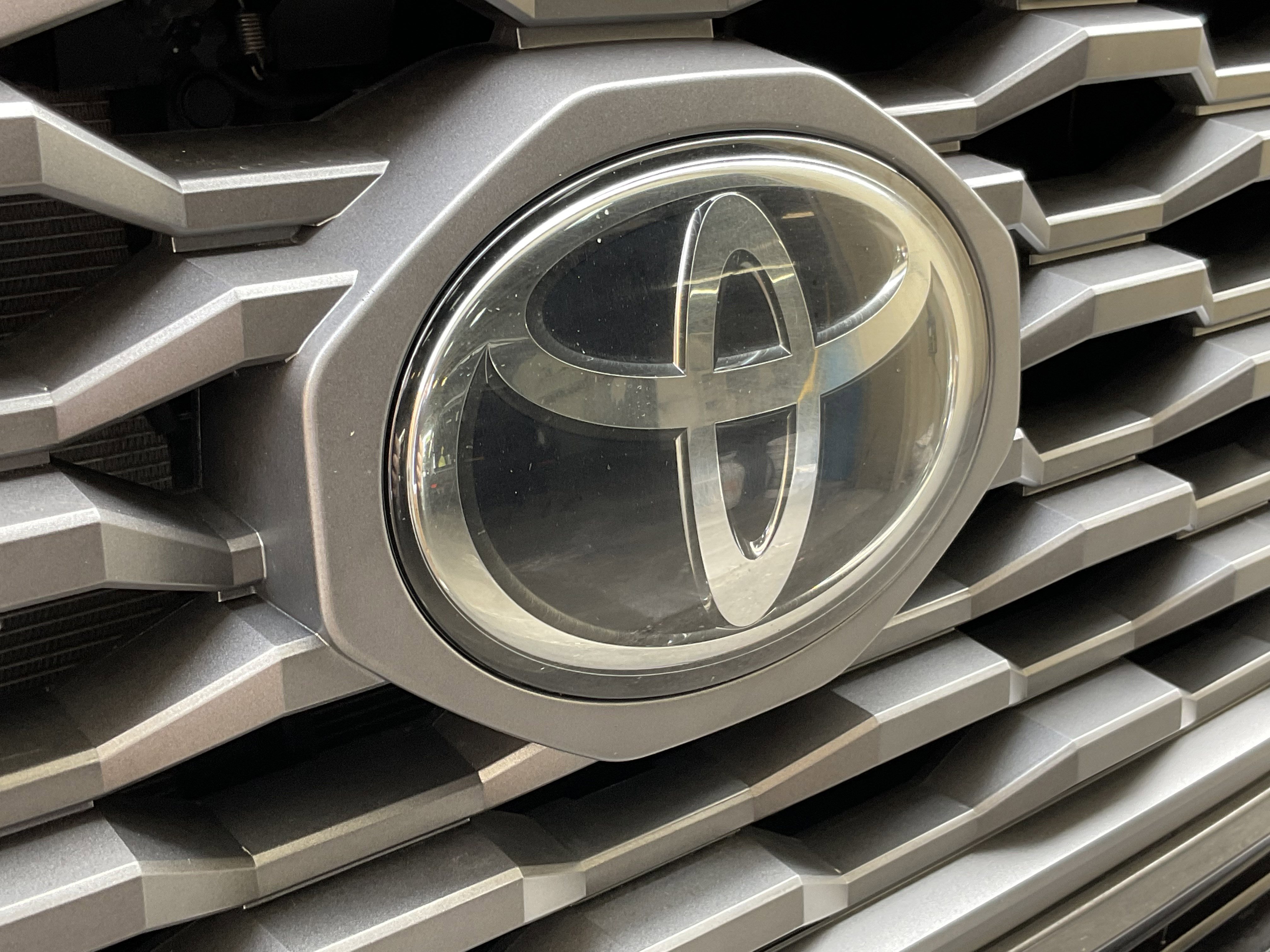 Used 2023 Toyota Tacoma TRD Off-Road w/ Black Out Package (TMS) image 6