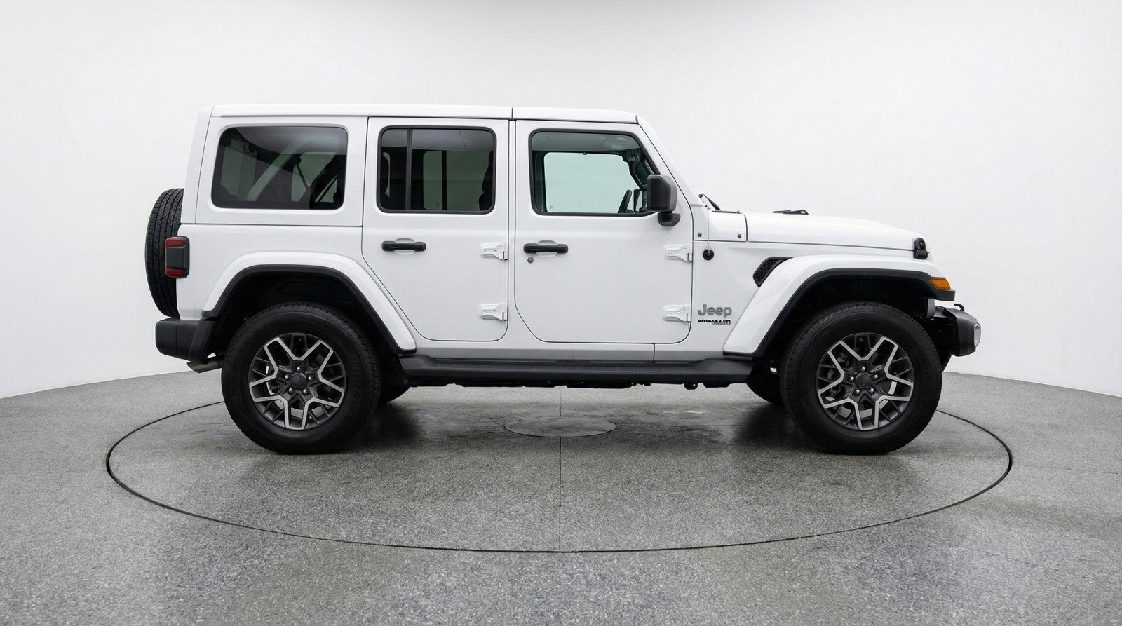 Used 2025 Jeep Wrangler Sahara image 11