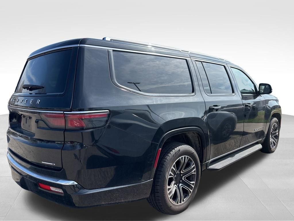 Used 2024 Jeep Wagoneer L Series II w/ Flexible Seating Group image 8