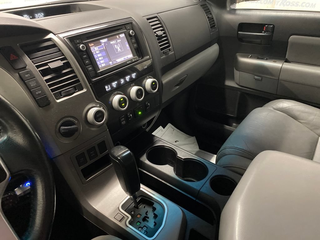 Used 2015 Toyota Sequoia SR5 w/ Premium Package AWD/4WD image 20