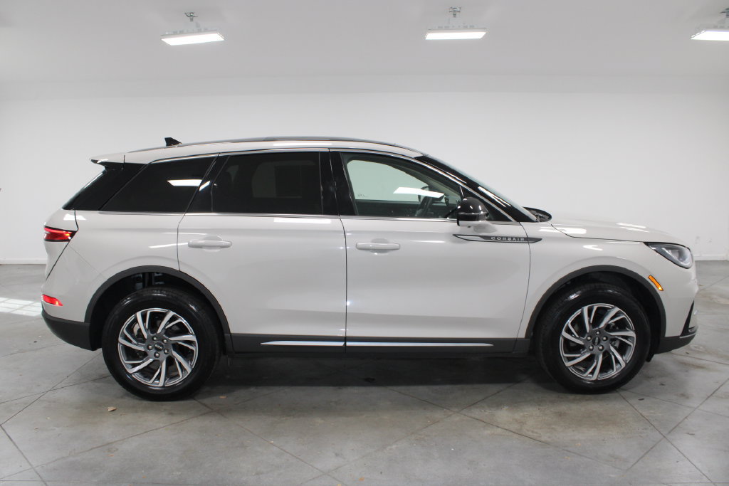 Used 2023 Lincoln Corsair AWD w/ Equipment Group 101A image 10