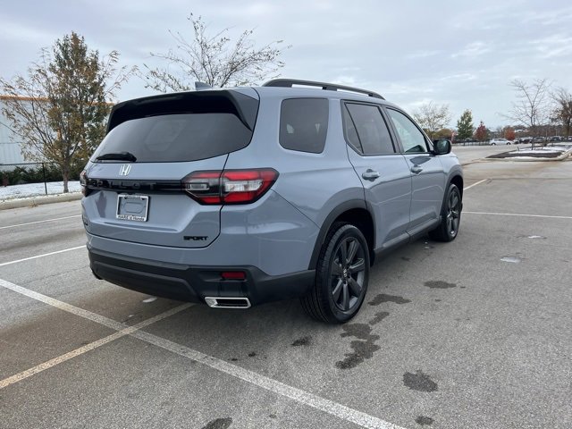 New 2025 Honda Pilot Sport image 8