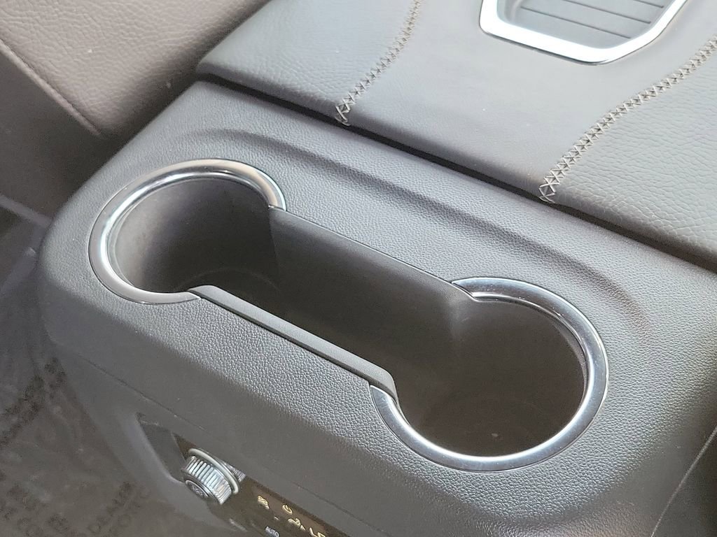 Used 2022 GMC Yukon Denali RWD image 25