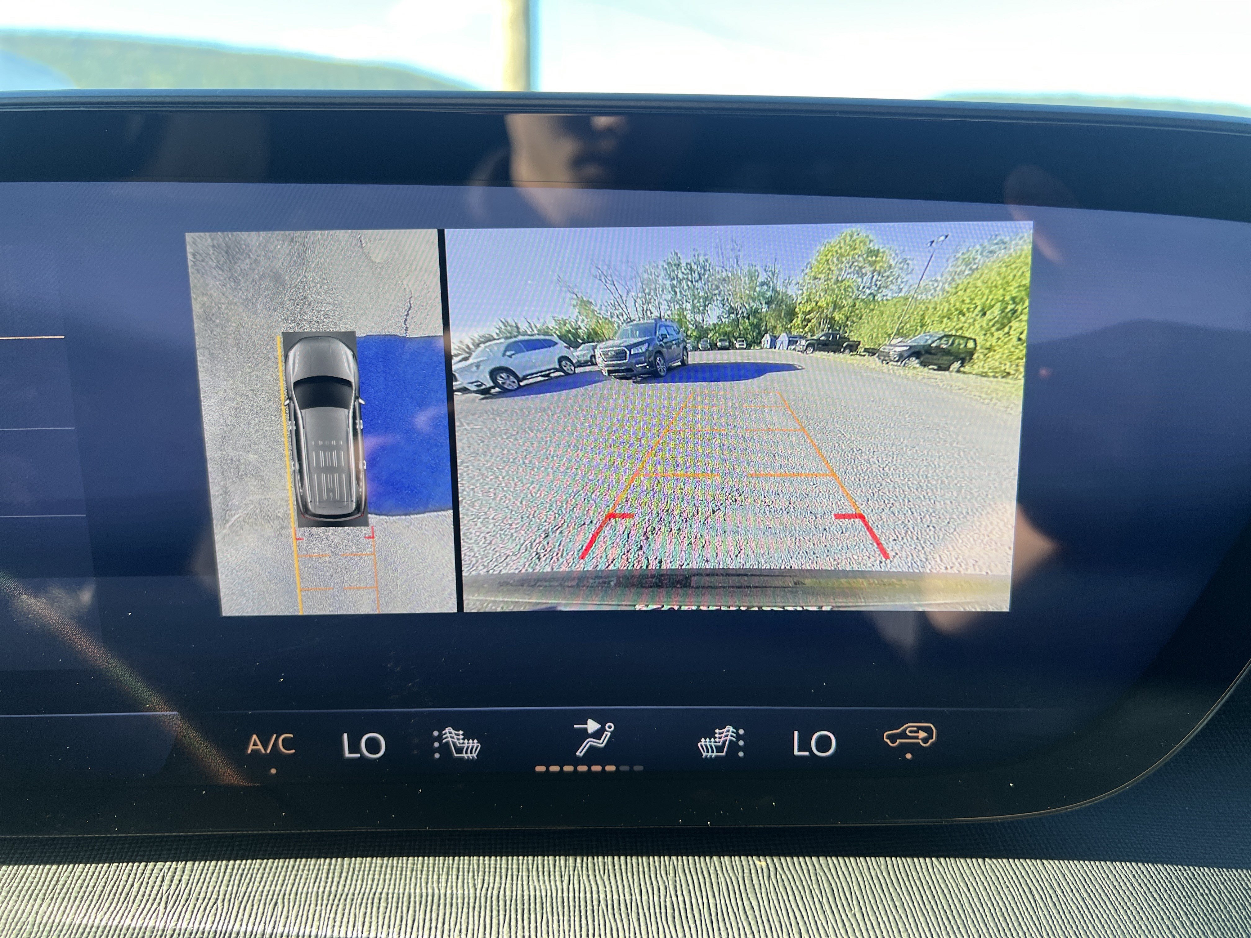 Used 2025 Buick Enclave Preferred AWD/4WD image 27