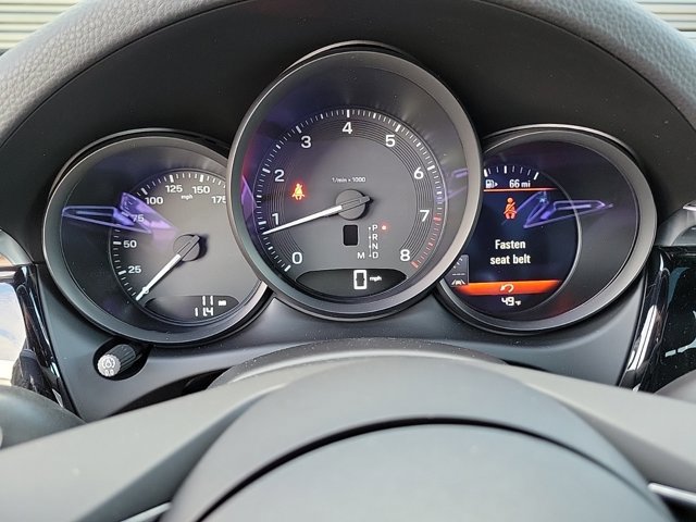 Used 2025 Porsche Macan image 32