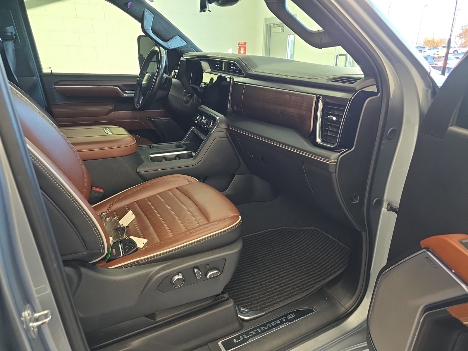 Used 2024 GMC Sierra 2500 Denali Ultimate w/ Max Trailering Package image 11